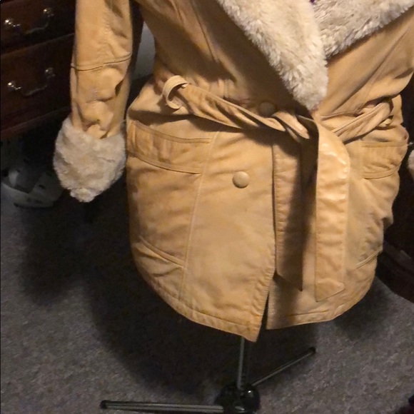 Used leather coat by Wilson’s size M - Picture 3 of 8